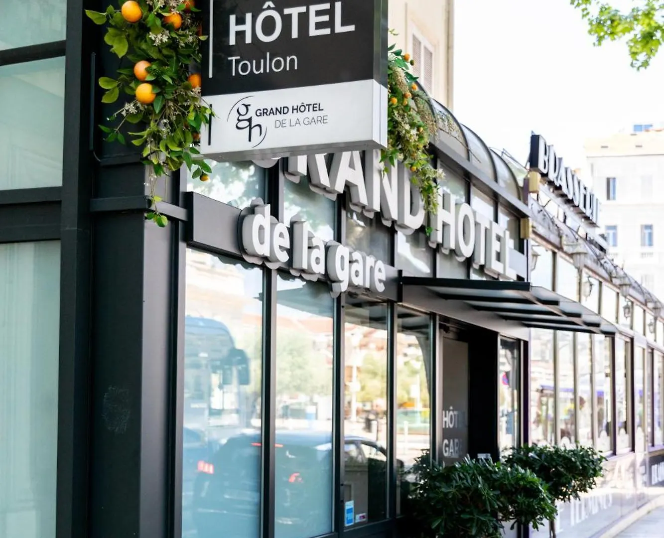 Grand Hotel De La Gare Toulon - Boutique Hotel